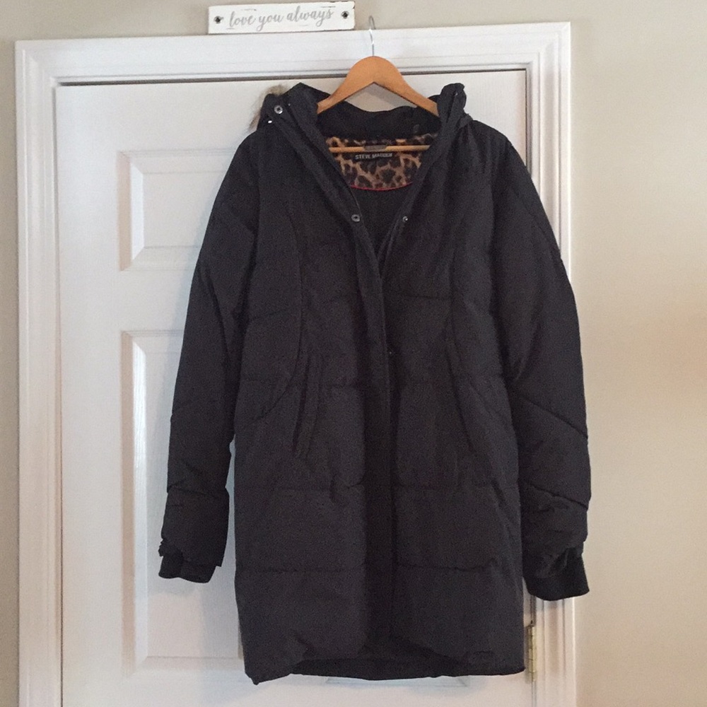 Steve Madden puffer coat with detachable hood.